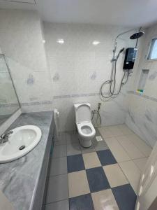 Koupelna v ubytování EquatorialHillResort SunsetView 10Min Popular FARM