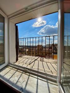 Balkoni atau teres di M&B apartments +17 gambar