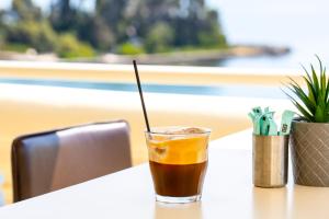 Nápoje v ubytování Pontikonisi Hotel & Suites