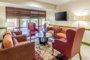 Foto da galeria de Quality Inn Tanglewood em Roanoke