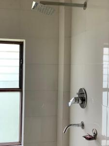 Hotel Sakura Durbarにあるバスルーム
