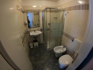 Ένα μπάνιο στο Albergo La Caravella