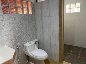 Khum Lanna Boutique Hotel tesisinde bir banyo