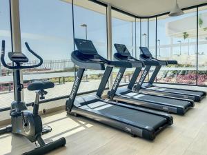 Fitness centrum a/nebo fitness zařízení v ubytování Via Celere 2334 Luxury Sea View Penthouse