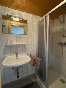 A bathroom at Neuhauserhof