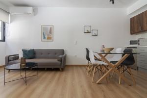Leochares Lifestyle Apartments - Self check-in的厨房或小厨房
