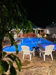 Bazen u ili blizu objekta LUTIX HOTELS