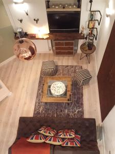 Spacious 1 Bedroom Split Level Old Pub Conversion Tower Bridge