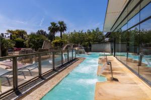 Bazén v ubytování Thalazur Carnac - Hôtel & Spa nebo v jeho okolí