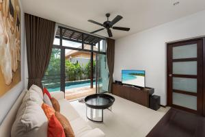 Zona de estar de VILLA AMIRIA | Private Pool | Onyx Villas by Tropiclook | Naiharn beach