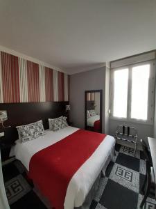 Gallery image of Hotel Le Charleston in Le Mans