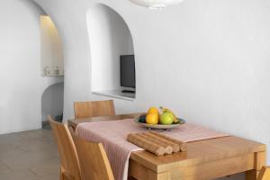 Gallery image of Gabbiano Traditional Cave Houses in Oia