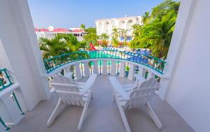 Svalir eða verönd á Franklyn D Resort & Spa All Inclusive