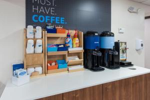 伦敦-I-70智选假日酒店的咖啡和沏茶工具