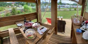 Zahrada ubytování Les Lodges de la ViaRhôna - Tentes Lodges