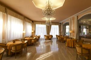 Istumisnurk majutusasutuses Hotel Settentrionale Esplanade