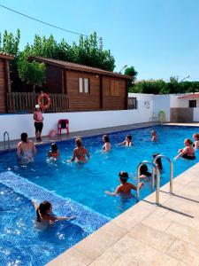 Bazén v ubytování Bungalows Camping Ferrer nebo v jeho okolí