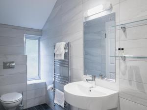 Un baño de Leenane Hotel