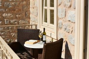 Posedenie v ubytovaní Angelica Traditional Boutique Hotel