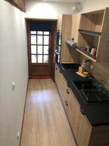 Η κουζίνα ή μικρή κουζίνα στο En toute simplicité