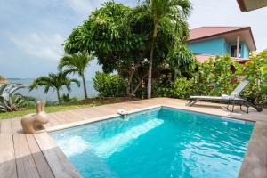 Hồ bơi trong/gần Tropic Lagoon