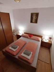 Posteľ alebo postele v izbe v ubytovaní Apartman Ris Gorski Kotar Crni Lug