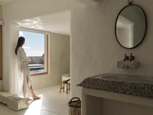 Bathroom sa Nomad Mykonos - Small Luxury Hotels of the World