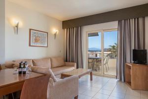 Ruang duduk di Cretan Dream Resort & Spa