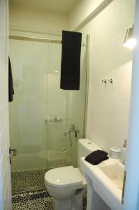 Ένα μπάνιο στο Chez Semiramis Aegean Pearl House for 8 persons 5'min from the beach