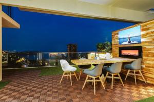 Gallery image of Monaco view, pool, garage, 100 m2 terrace in Beausoleil