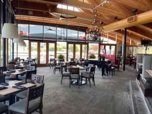 Restoran ili neka druga zalogajnica u objektu Penticton Lakeside Resort