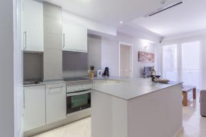 Kuchyňa alebo kuchynka v ubytovaní Apartamentos Castillo