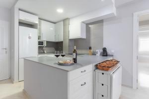Kuchyňa alebo kuchynka v ubytovaní Apartamentos Castillo