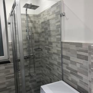 A bathroom at La Casa di Gio Golf Tennis e parcheggio privato Még 37 kép