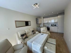 Kép Sofia Luxury 2-Bedroom Apartment szállásáról Szófiában a galériában Még 2 kép