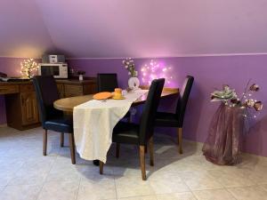 Χώρος καθιστικού στο 2 - Zimmer Wohnung +12 φωτογραφίες