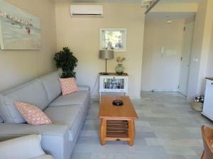Posedenie v ubytovaní Novo Sancti Petri - Playa, Piscina, Golf y Relax