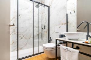 Um banheiro em Flag Design Hotel