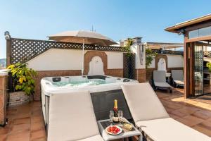 Balkón alebo terasa v ubytovaní Stunning Penthouse in the centre of Nerja