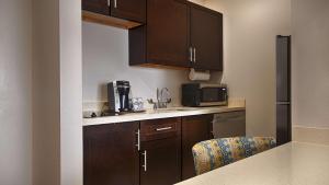 Gallery image of Best Western Premier Ashton Suites - Willowbrook in Houston