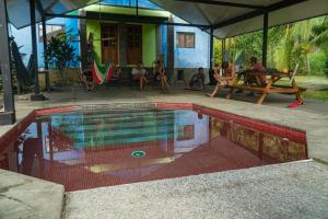 Bazen u ili blizu objekta Two houses with a private pool.