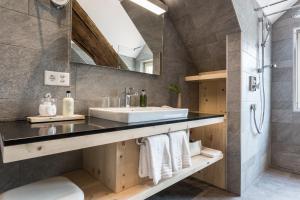 Koupelna v ubytování Meisser Hotel "superior" + 37 fotografií