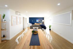 Imagem da galeria de Georges Bay Apartments em St Helens