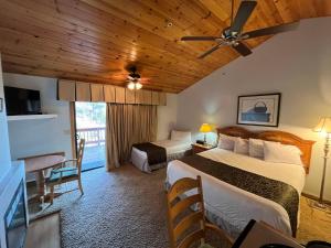 Gallery image of Whispering Pines Lodge in Kernville