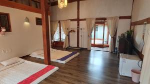 Gallery image of Greem Guesthouse in Jeonju