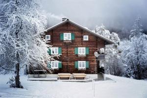 Ferienhaus Bergfrieden v zime