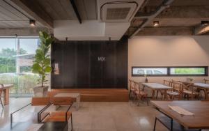 Lobby o reception area sa Mix cafe x Bed D