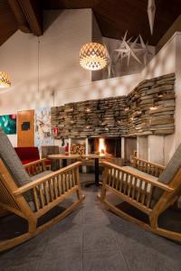 Posezení v ubytování Lapland Hotels Sirkantähti