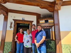 Tetamu yang menginap di Dulcify cottage sarangkot