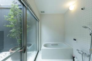 Bathroom sa trive kamejima 古民家 亀島駅徒歩1分 名古屋駅まで1駅
